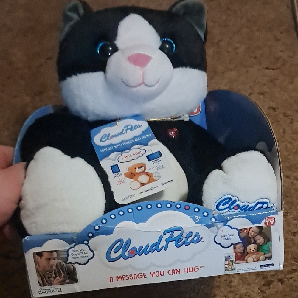 NEW CLOUD APP PETS BLACK & WHITE CAT PLUSH INTERACTIVE SOFT TOY IN BOX KIDS FUN